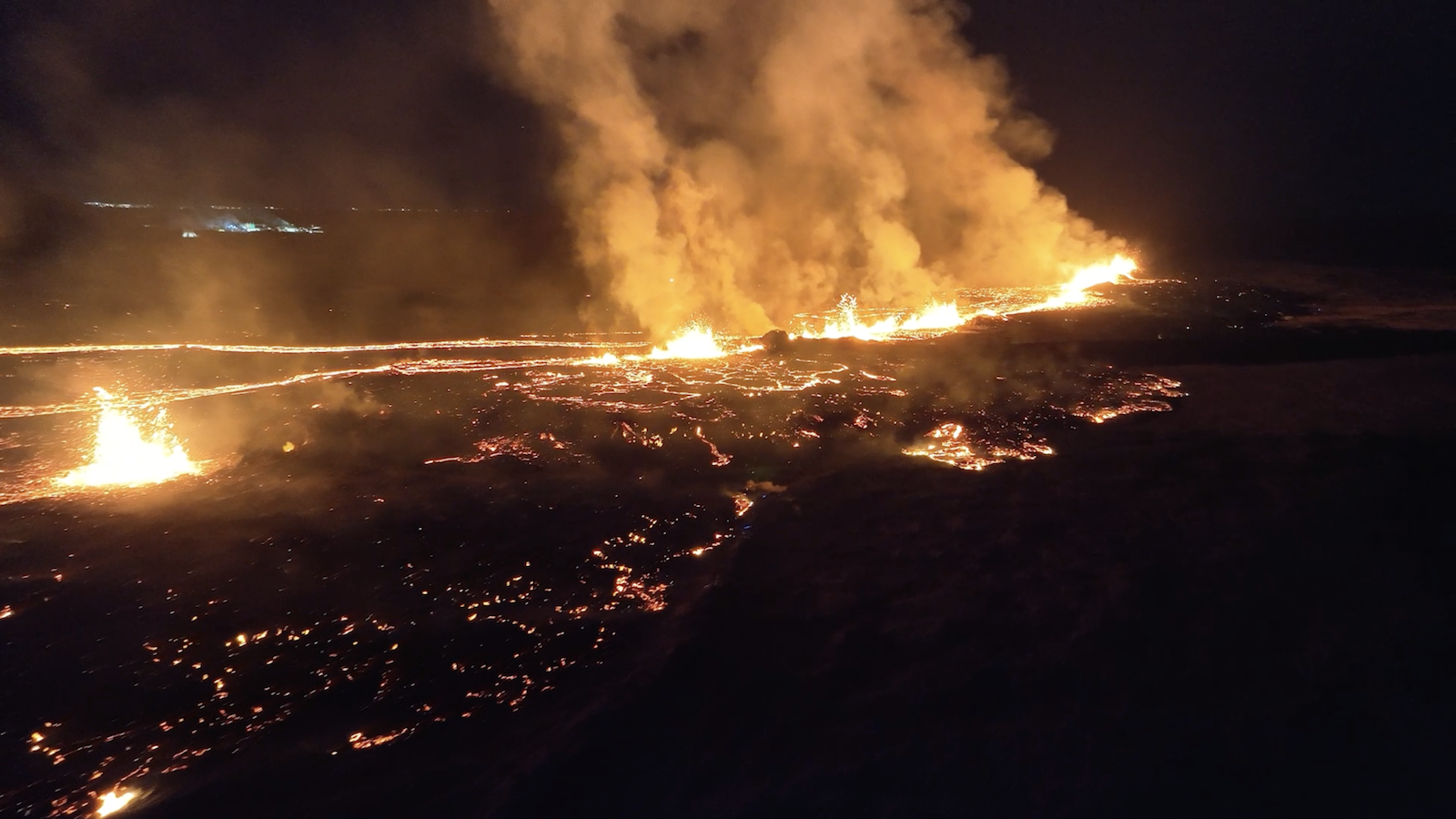 Capturing the Iceland Volcanic Eruption: A Drone's-Eye View | NatureEye